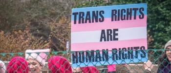 D'où vient la haine des hommes et femmes transgenres ?